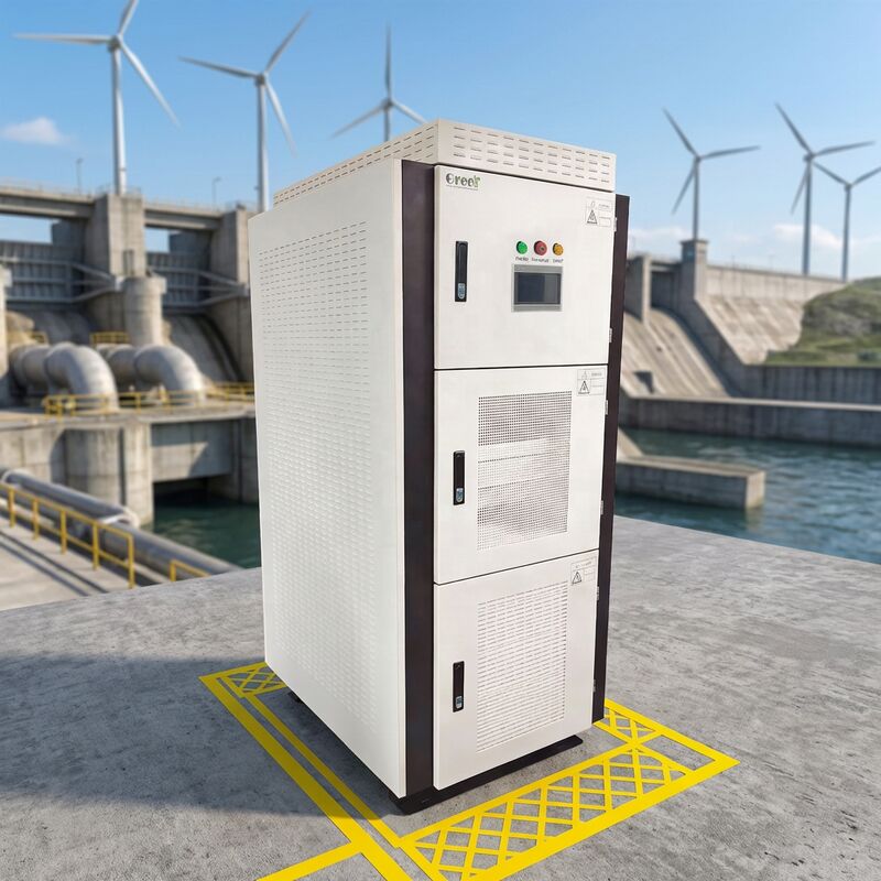 50Hz/60Hz Çıkış Frekansı Şebeke Üzeri Kontrol Cihazı, 240-550V DC Giriş Voltaj Aralığı ve Enerji Yönetimi İçin IP20 Korumalı