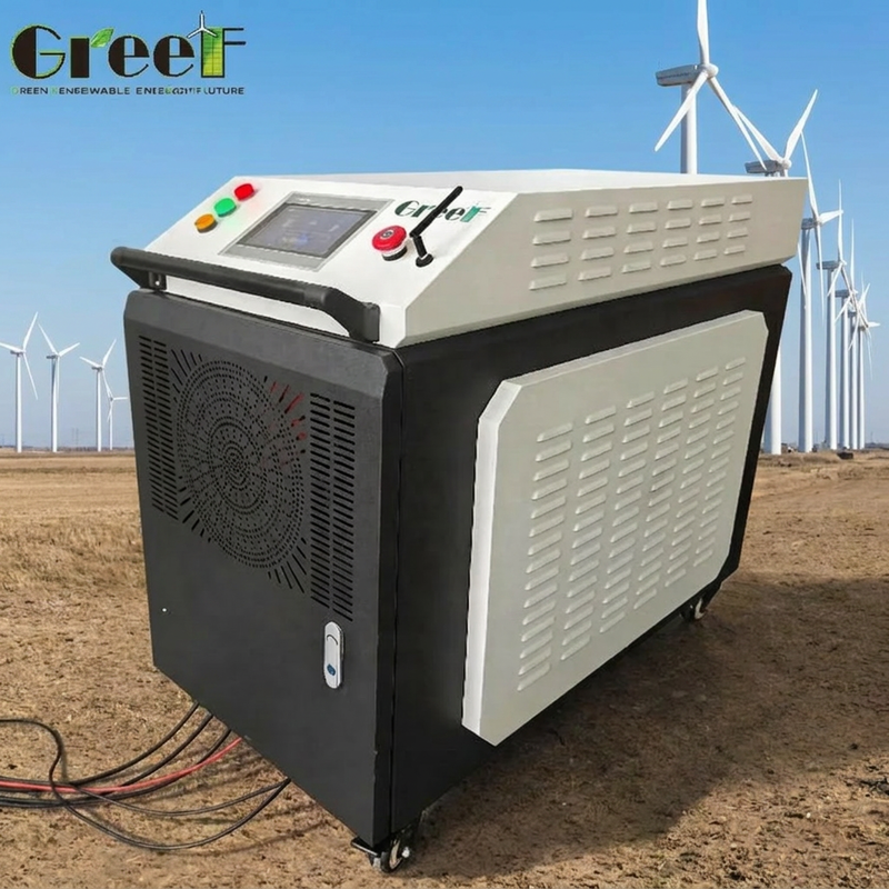 AC kısa devre koruması, geniş sıcaklık aralığı (-40 °C'den +60 °C'ye) ve IP54 koruma düzeyi ile şebeke inverterinde